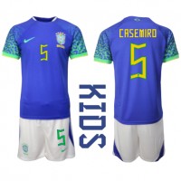 Fotballdrakt Barn Brasil Casemiro #5 Bortedraktsett VM 2022 Kortermet (+ Korte bukser)